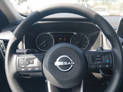 2024 Nissan Rogue — photo 12 view