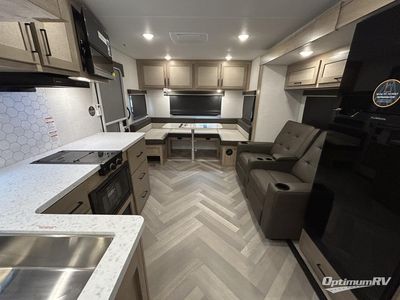 2025 Ember RV E-Series - Photo 4
