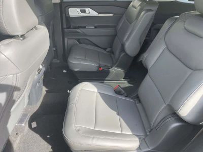 2026 Ford Explorer — photo 12 view