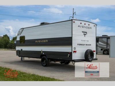 2027 Avenger LT 17DBX — photo 7 view