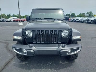 2023 Jeep Gladiator — side profile view