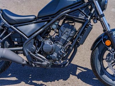 2025 Honda Rebel 300 - Photo 11