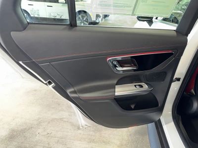 2025 Mercedes-Benz GLC — photo 17 view