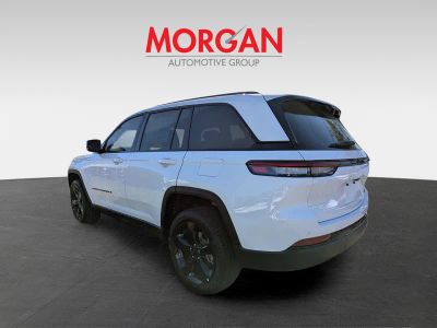 2025 Jeep Grand Cherokee — detail view