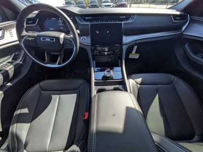 2025 Jeep Grand Cherokee — photo 13 view