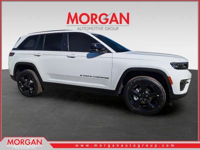 2025 Jeep Grand Cherokee Limited in White — front three-quarter view