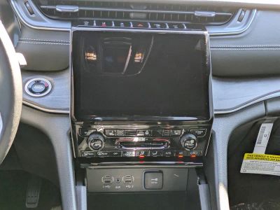 2025 Jeep Grand Cherokee — photo 16 view