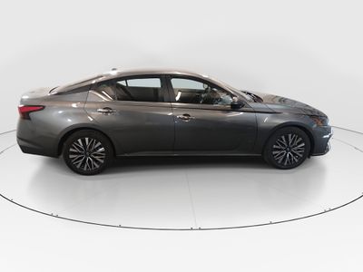 2024 Nissan Altima — photo 8 view