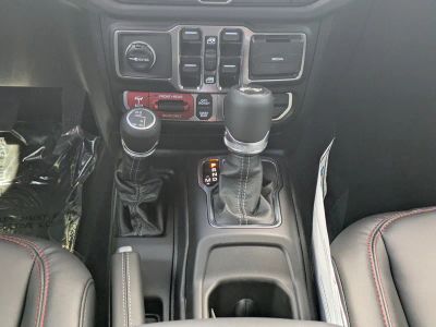 2026 Jeep Wrangler — photo 17 view