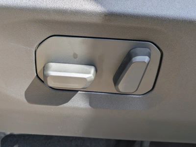 2026 Jeep Wrangler — photo 18 view