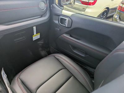 2026 Jeep Wrangler — photo 15 view