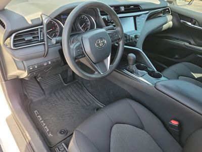 2020 Toyota Camry - Photo 3