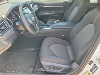 2020 Toyota Camry - Photo 4