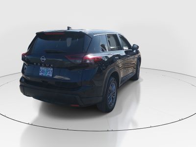 2024 Nissan Rogue — photo 7 view