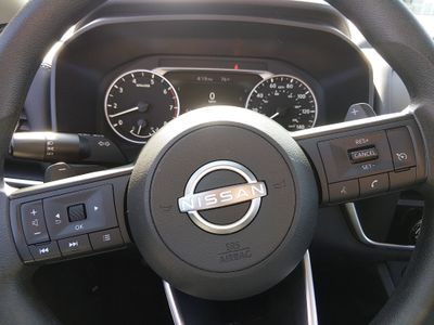 2024 Nissan Rogue — photo 12 view