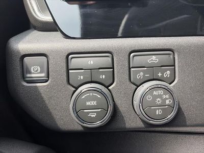 2026 Chevrolet Silverado 2500 HD — photo 18 view