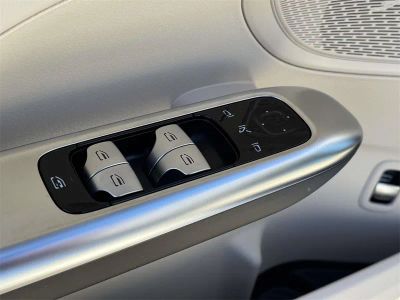 2026 Mercedes-Benz C-Class — photo 18 view
