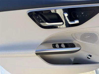 2026 Mercedes-Benz C-Class — photo 17 view