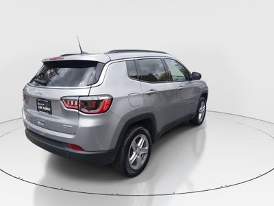 2024 Jeep Compass — photo 7 view