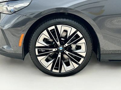 2026 BMW 5 Series — photo 32 view