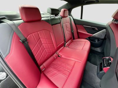 2026 BMW 5 Series — photo 26 view