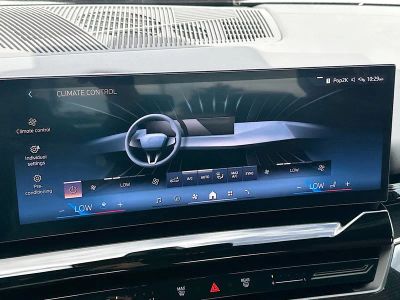 2026 BMW 5 Series — photo 15 view