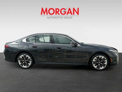2026 BMW 5 Series — photo 8 view
