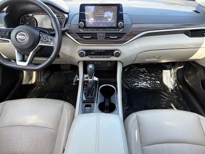 2021 Nissan Altima — photo 18 view