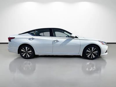 2021 Nissan Altima — engine compartment view