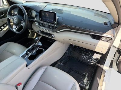 2021 Nissan Altima — photo 13 view