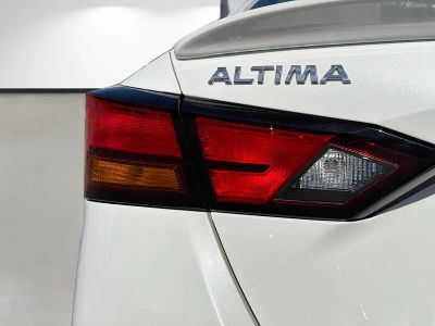 2021 Nissan Altima — photo 10 view