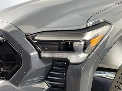 2026 Toyota Tacoma Hybrid — photo 8 view