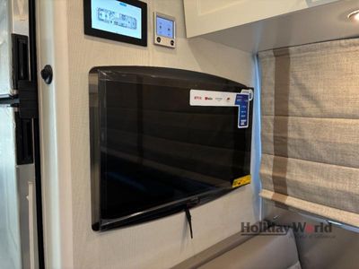 2026 Airstream Classic - Photo 13