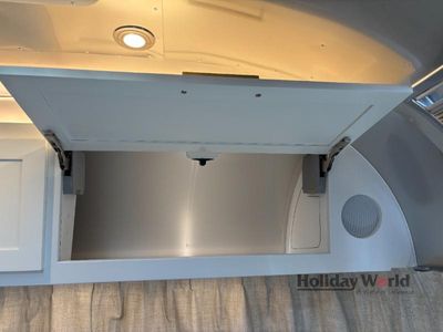 2026 Airstream Classic - Photo 8