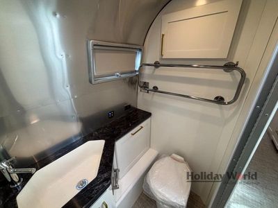 2026 Airstream Classic - Photo 16