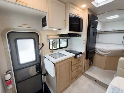 2027 Thor Motor Coach CHATEAU — photo 7 view