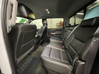 2017 Chevrolet Silverado 3500HD - Photo 15