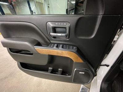 2017 Chevrolet Silverado 3500HD - Photo 6