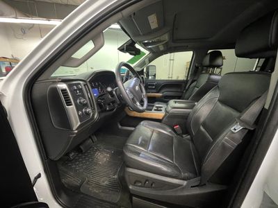2017 Chevrolet Silverado 3500HD - Photo 7