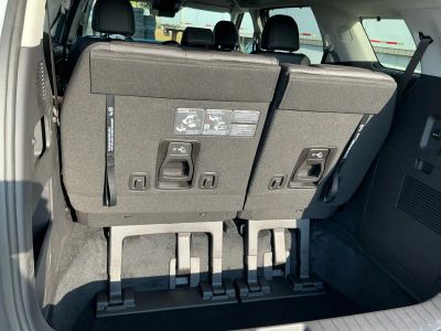 2026 Kia Carnival — detail view