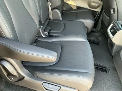 2026 Kia Carnival — photo 14 view