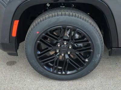 2026 Jeep Grand Wagoneer — photo 11 view