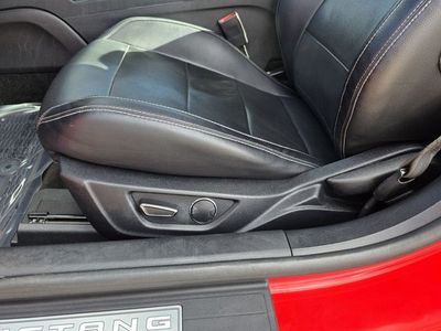 2018 Ford Mustang - Photo 14