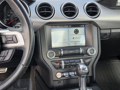 2018 Ford Mustang - Photo 9