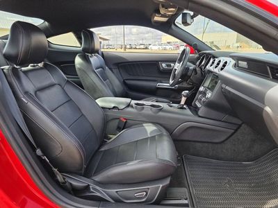 2018 Ford Mustang - Photo 25