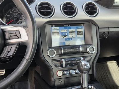 2018 Ford Mustang - Photo 10