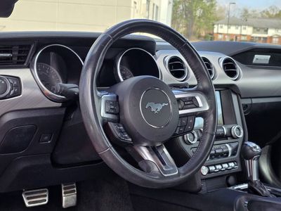 2018 Ford Mustang - Photo 22