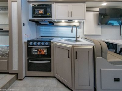 2026 Thor Motor Coach Chateau - Photo 13