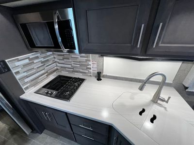 2021 Thor Motor Coach OMNI - Photo 4