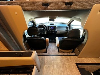 2021 Thor Motor Coach OMNI - Photo 3